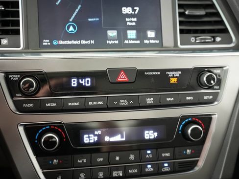 Used 2016 Hyundai Sonata Limited w/ Option Group 02 FWD image 23