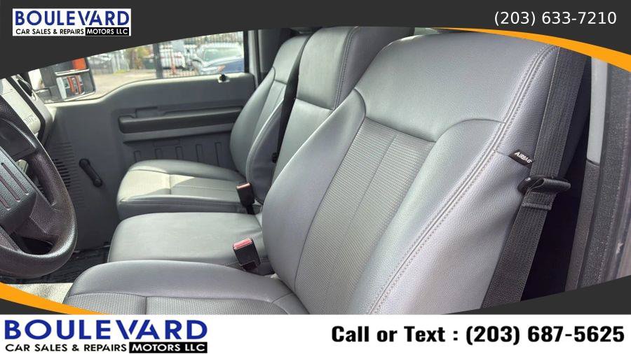 Used 2015 Ford F550 4x4 Regular Cab Super Duty image 28