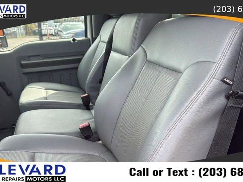 Used 2015 Ford F550 4x4 Regular Cab Super Duty image 28