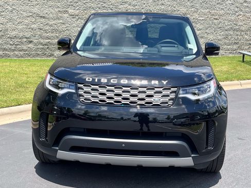 Used 2024 Land Rover Discovery S AWD/4WD image 10