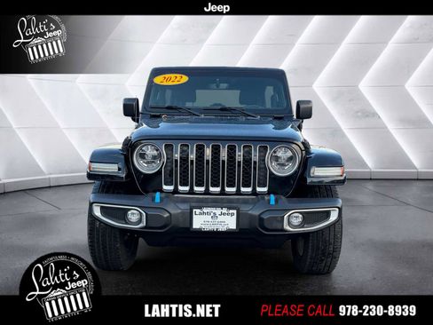 Used 2022 Jeep Wrangler Unlimited Sahara image 2