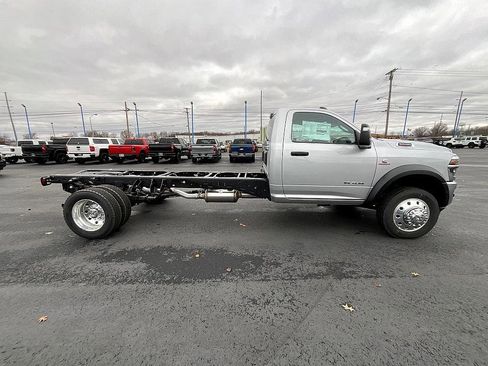 New 2026 RAM 5500 4x4 Regular Cab image 5