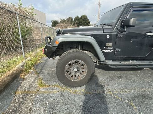 Used 2017 Jeep Wrangler Unlimited Sport image 2