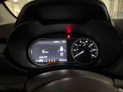 Used 2025 Nissan Versa SV FWD image 38