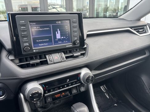 Used 2022 Toyota RAV4 XLE Premium AWD/4WD image 20