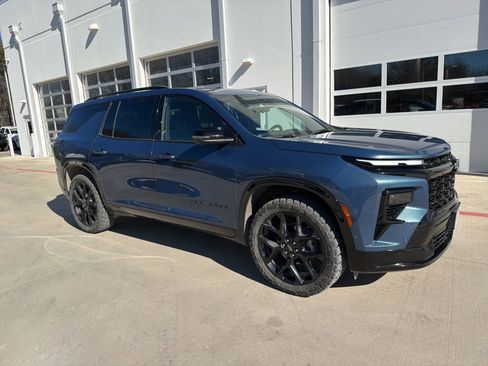 Used 2024 Chevrolet Traverse RS image 6