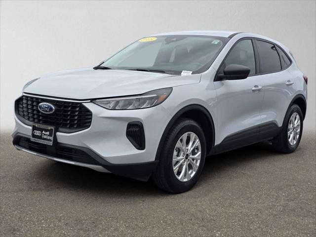 Used 2025 Ford Escape Active AWD/4WD image 7