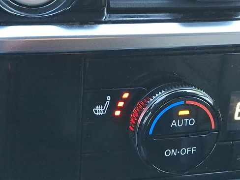 Certified 2024 Nissan Pathfinder SL image 19