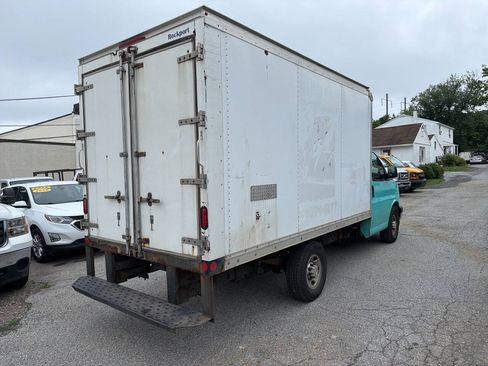 Used 2017 Chevrolet Express 3500 RWD image 11