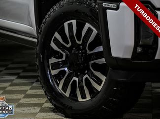 Used 2024 GMC Sierra 2500 Denali Ultimate w/ Max Trailering Package AWD/4WD video 3