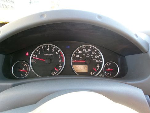 Used 2017 Nissan Frontier SL image 14