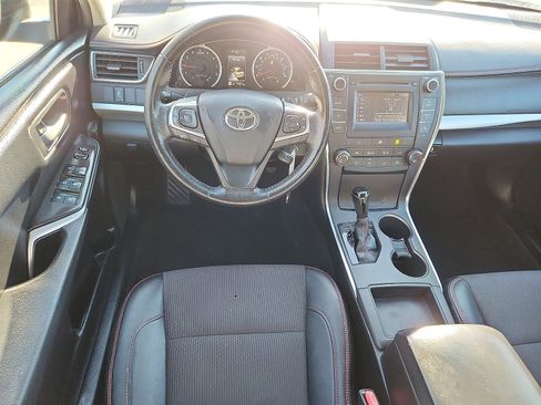 Used 2016 Toyota Camry SE image 12