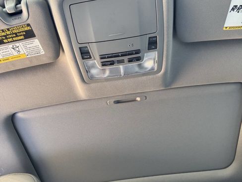 Used 2016 Toyota Highlander XLE image 14