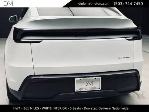 Used 2026 Tesla Model Y AWD image 15
