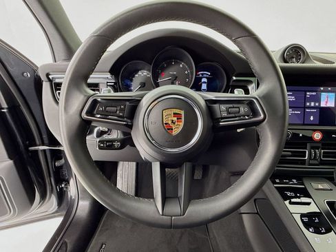 Certified 2025 Porsche Macan AWD/4WD image 15