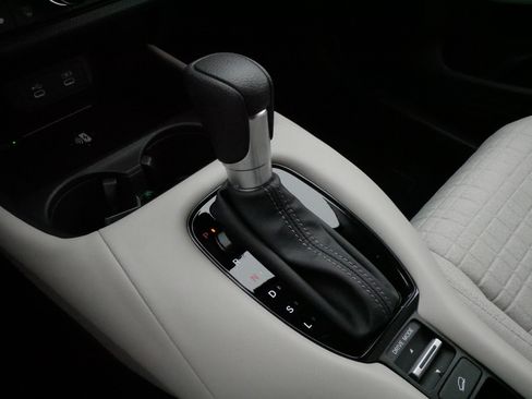 Certified 2026 Honda HR-V LX image 24