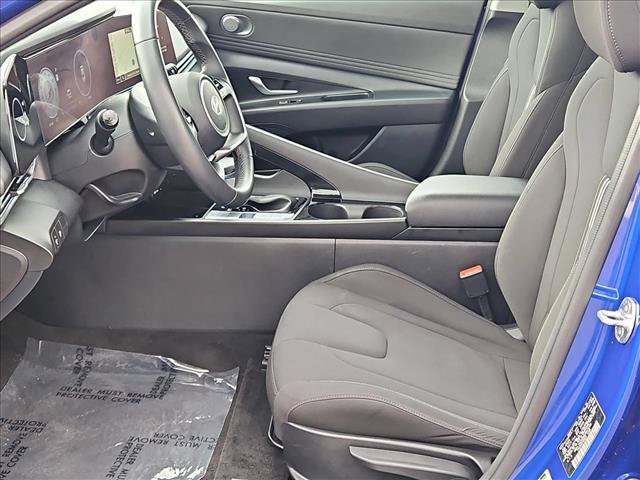 Used 2025 Hyundai Elantra SEL FWD image 17