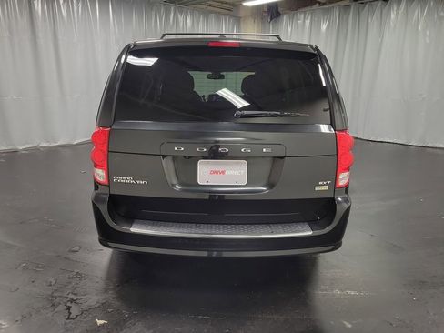 Used 2019 Dodge Grand Caravan SXT image 8