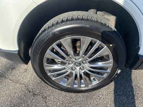 Used 2021 Toyota Venza Limited w/ Advanced Technology Package image 24