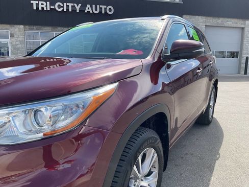 Used 2015 Toyota Highlander XLE AWD/4WD image 2