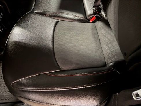 Used 2023 Jeep Compass Trailhawk image 18