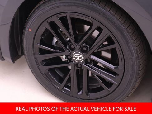 Used 2025 Toyota Camry SE w/ Convenience Package image 16