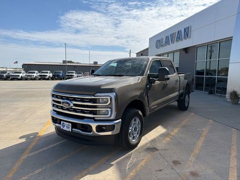 New 2026 Ford F350 XLT w/ XLT Premium Package AWD/4WD image 3