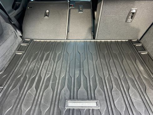 Used 2024 Land Rover Range Rover Evoque Dynamic SE image 34