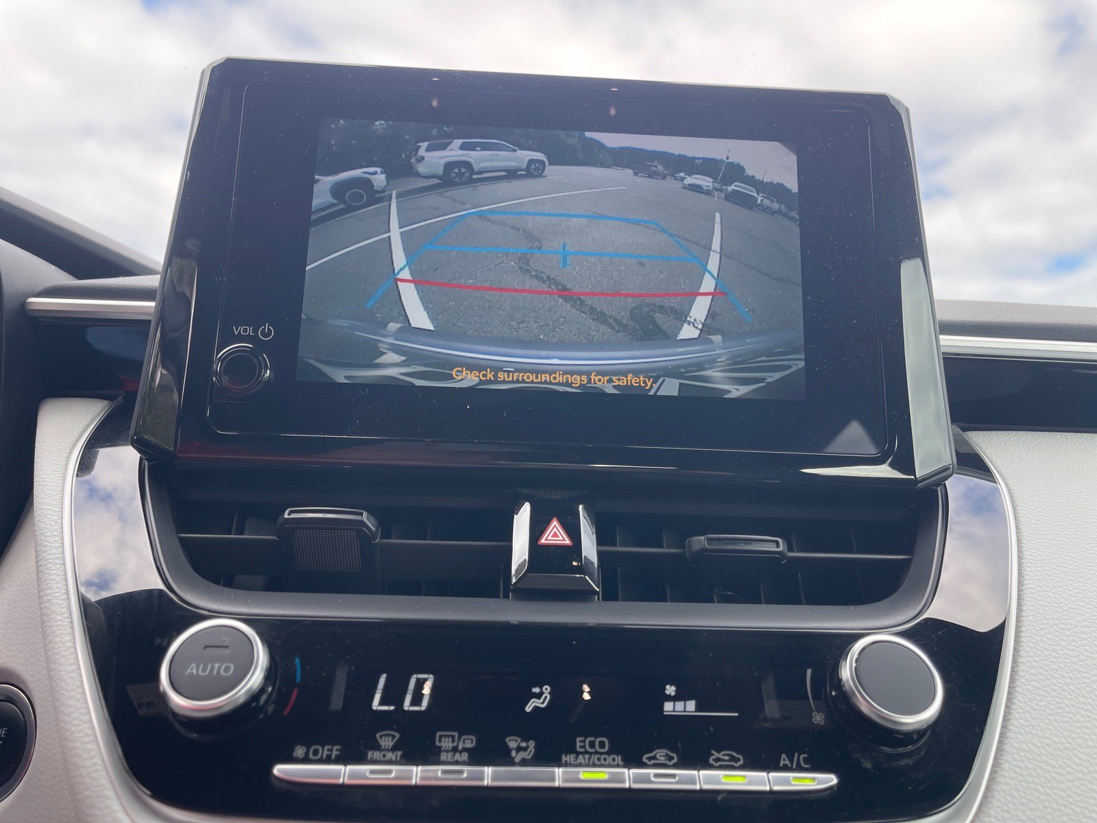 Used 2024 Toyota Corolla SE FWD image 6