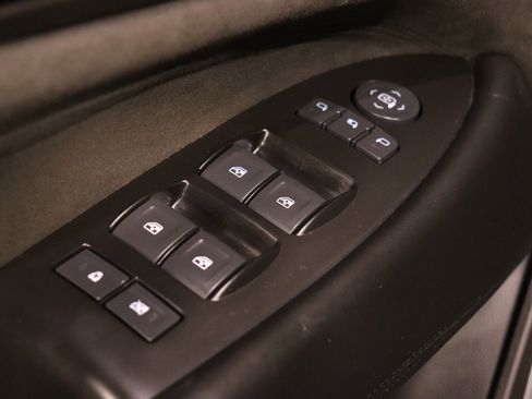 Used 2015 Cadillac Escalade Platinum image 11