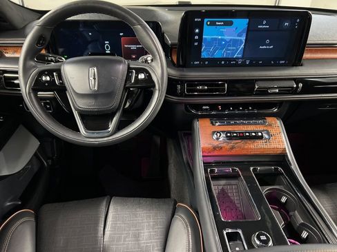 Certified 2025 Lincoln Aviator Black Label image 7