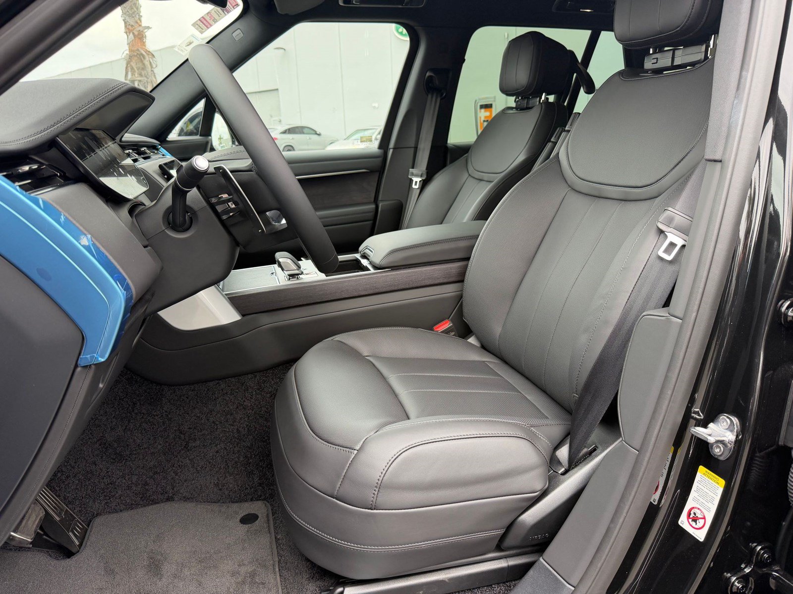 New 2026 Land Rover Range Rover SE AWD/4WD image 2