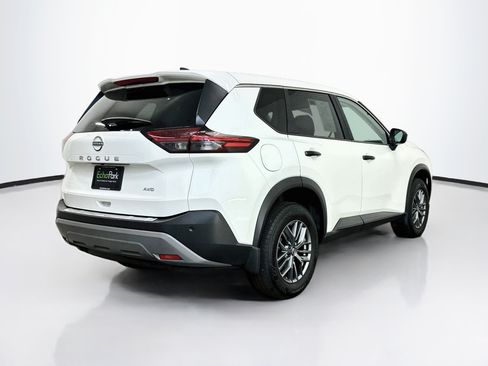 Used 2023 Nissan Rogue S AWD/4WD image 9