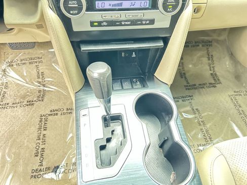 Used 2014 Toyota Camry XLE w/ Leather Package FWD image 18