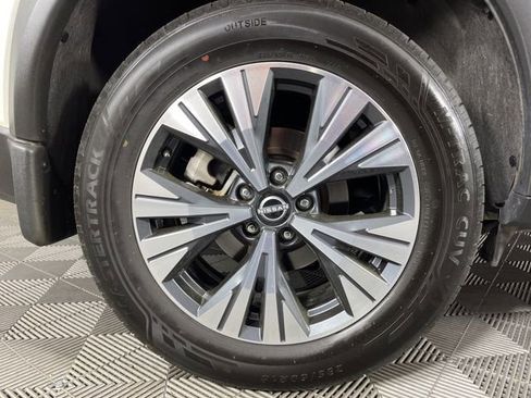 Used 2023 Nissan Rogue SV w/ SV Premium B Package image 16