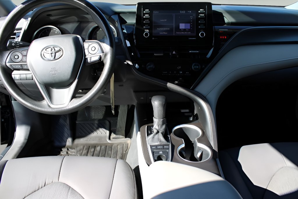 Used 2022 Toyota Camry LE AWD/4WD image 10