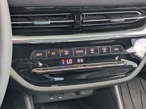 New 2025 Buick Envista Avenir image 19