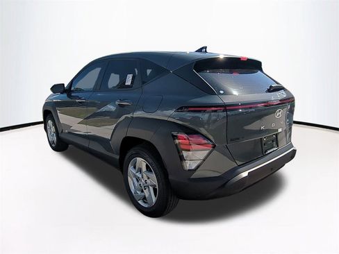 New 2026 Hyundai Kona SE image 7