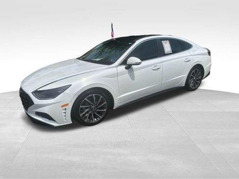 Used 2021 Hyundai Sonata Limited w/ Preferred Accessory Package FWD image 3