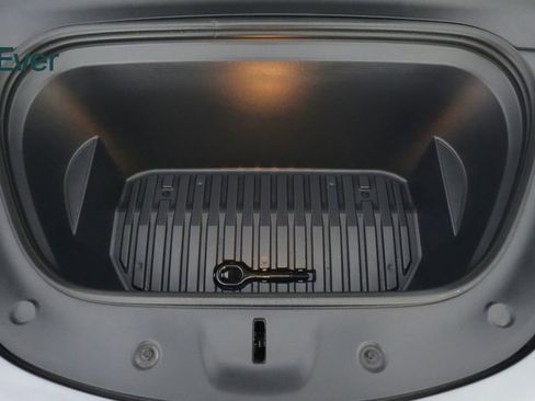 Used 2023 Tesla Model Y Long Range AWD/4WD image 28