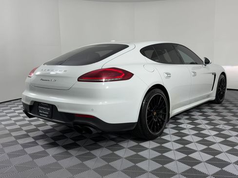 Used 2016 Porsche Panamera GTS image 9
