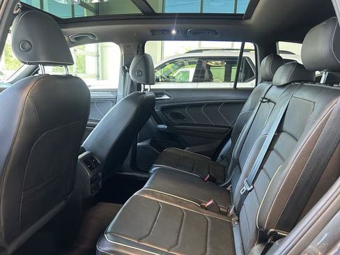 Used 2022 Volkswagen Tiguan SEL R-Line AWD/4WD image 24