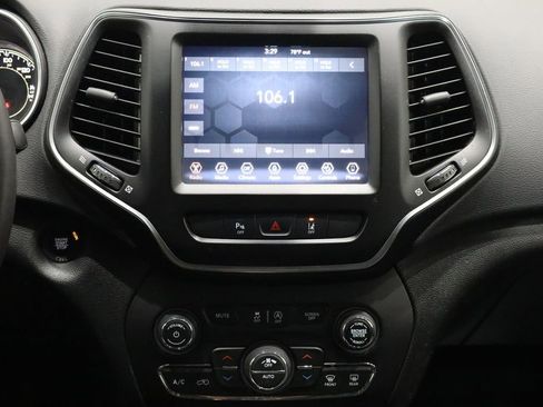 Used 2021 Jeep Cherokee Latitude Lux w/ Comfort/Convenience Group image 30