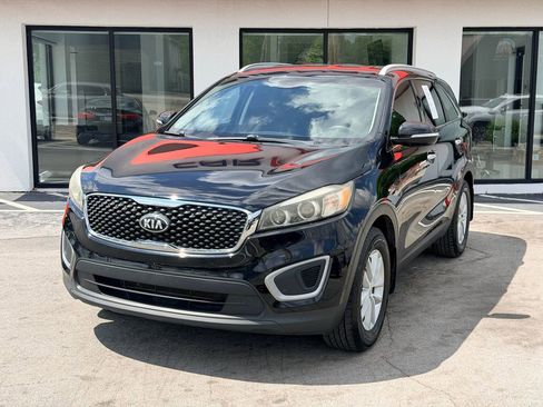 Used 2018 Kia Sorento FWD image 10