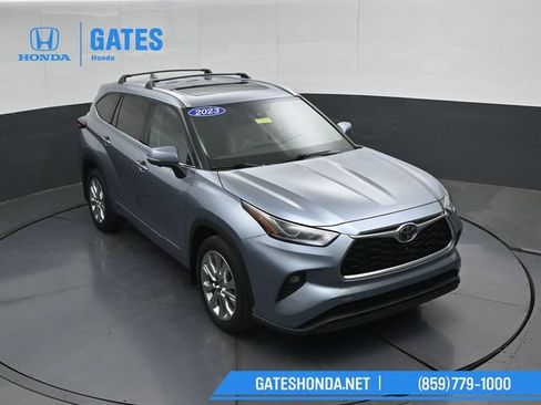Used 2023 Toyota Highlander Limited AWD/4WD image 51