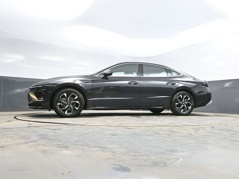Used 2025 Hyundai Sonata SEL FWD image 31