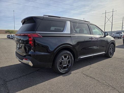 New 2026 Kia Carnival SX image 3