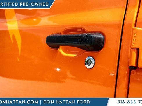 Used 2025 Jeep Wrangler Unlimited Rubicon w/ Convenience Group AWD/4WD image 31