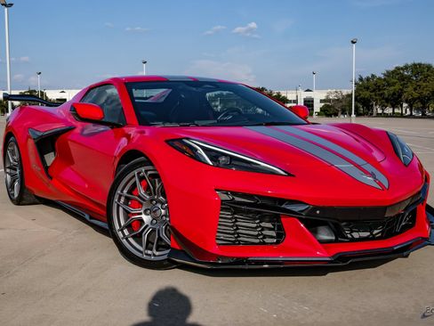 Used 2024 Chevrolet Corvette Z06 w/ Z07 Performance Package RWD image 22