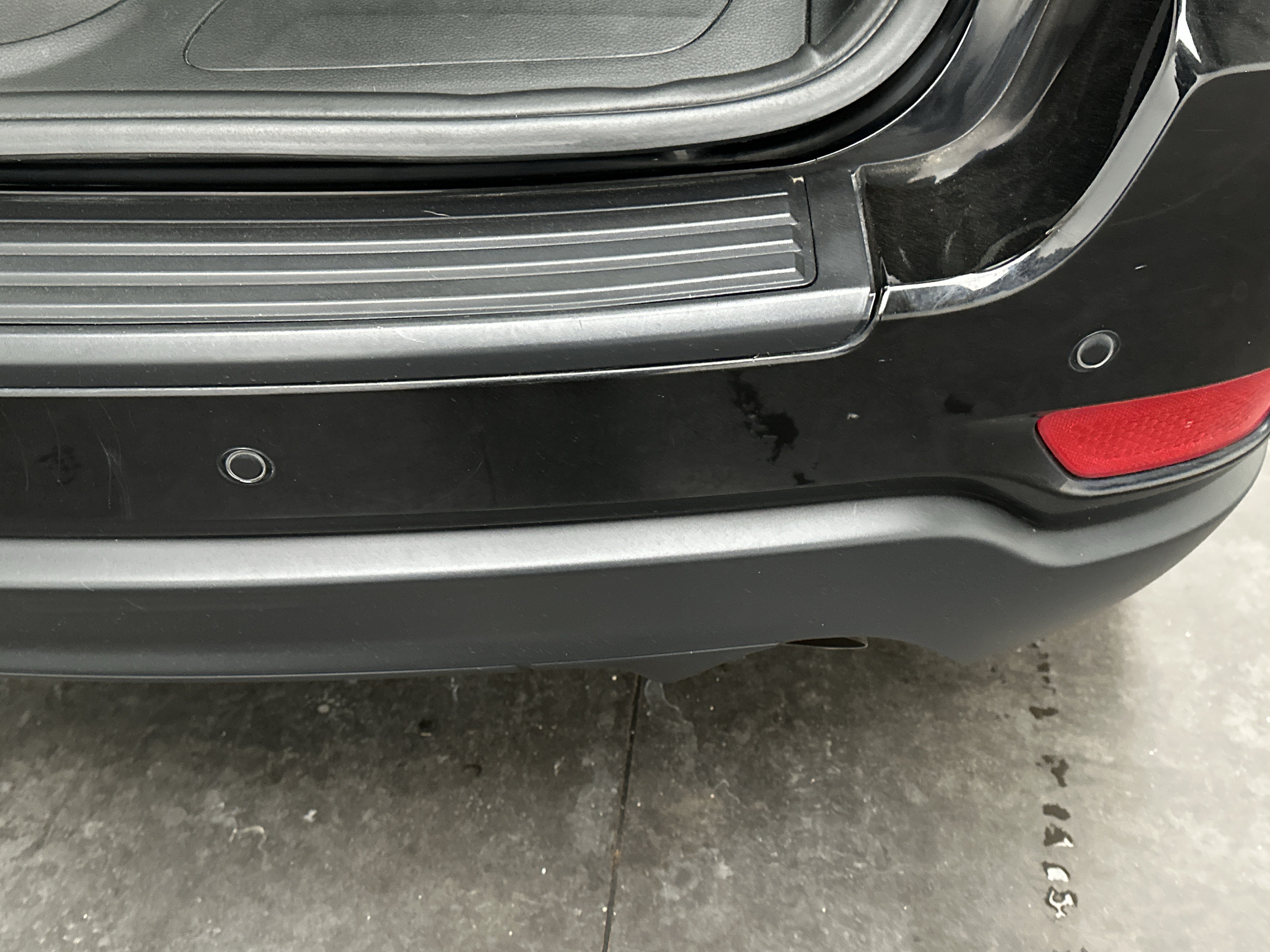 Used 2018 Jeep Grand Cherokee Laredo AWD/4WD image 14